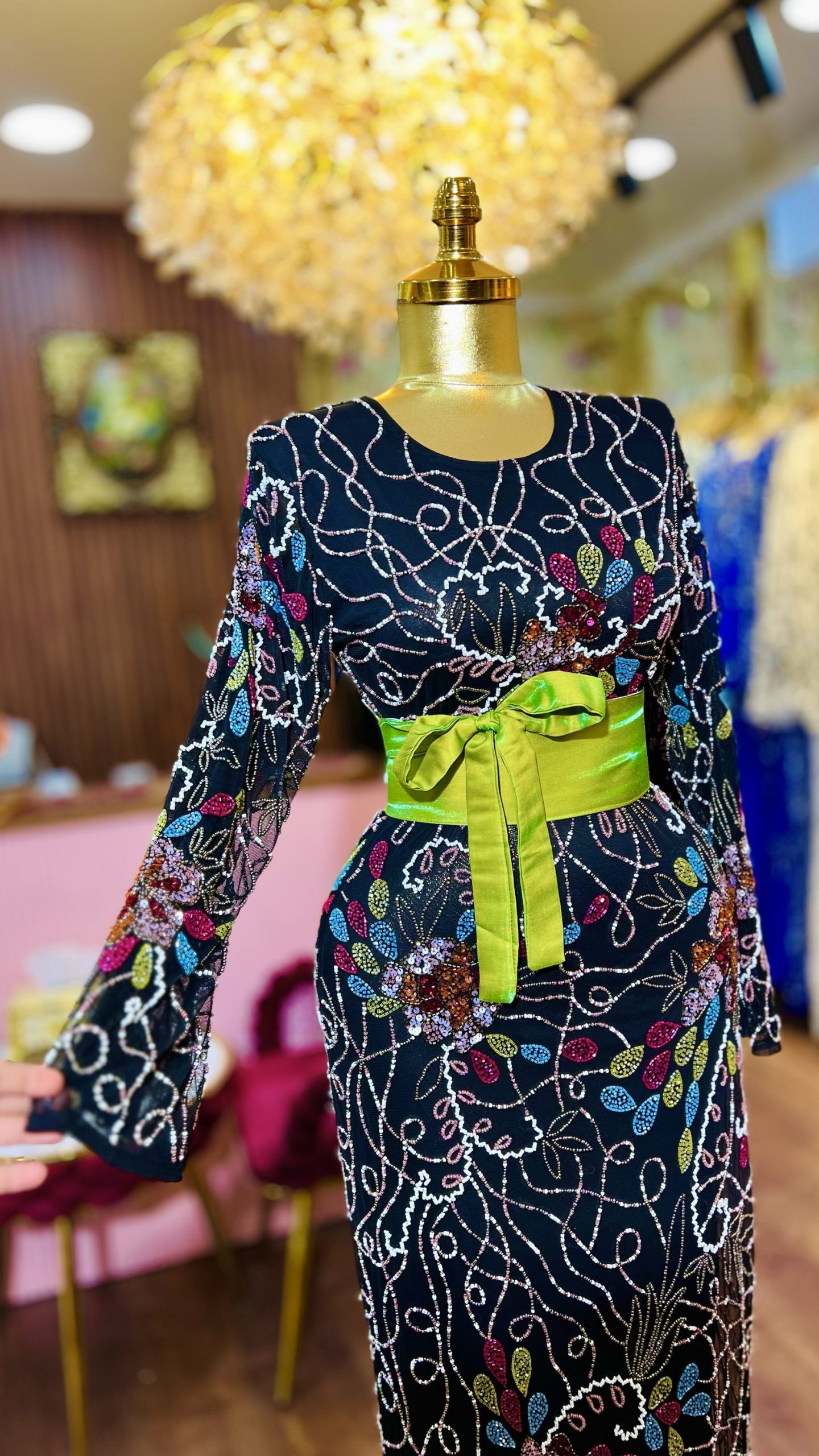 فستان من عالم الخيال😍شك يدوي