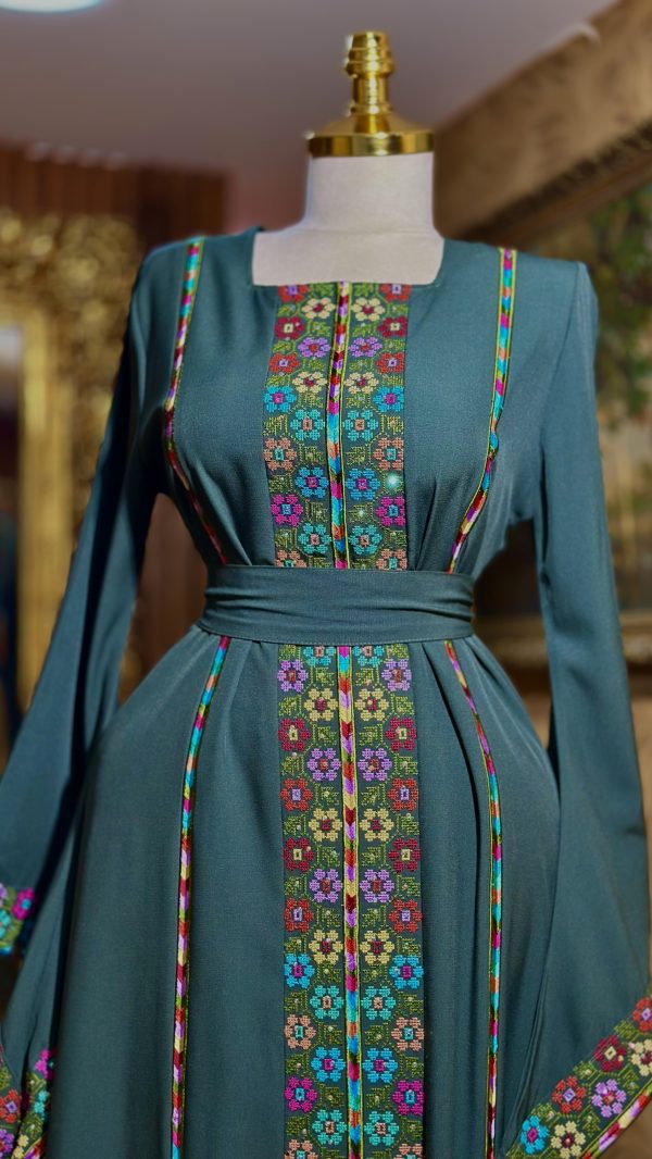 ثوب تراث لون زيتي - Image 4