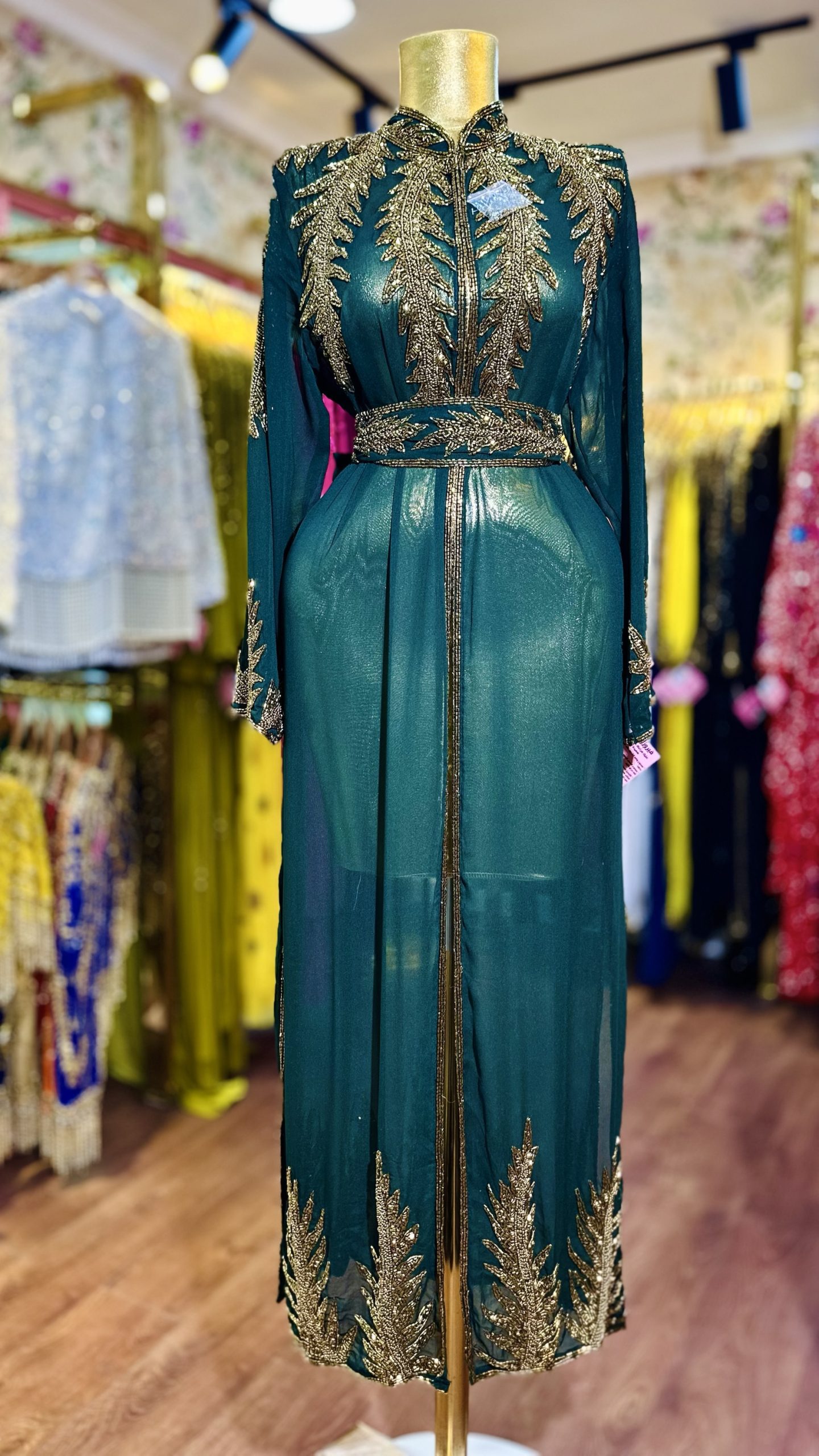 عباي شك خرز باللون الزيتي