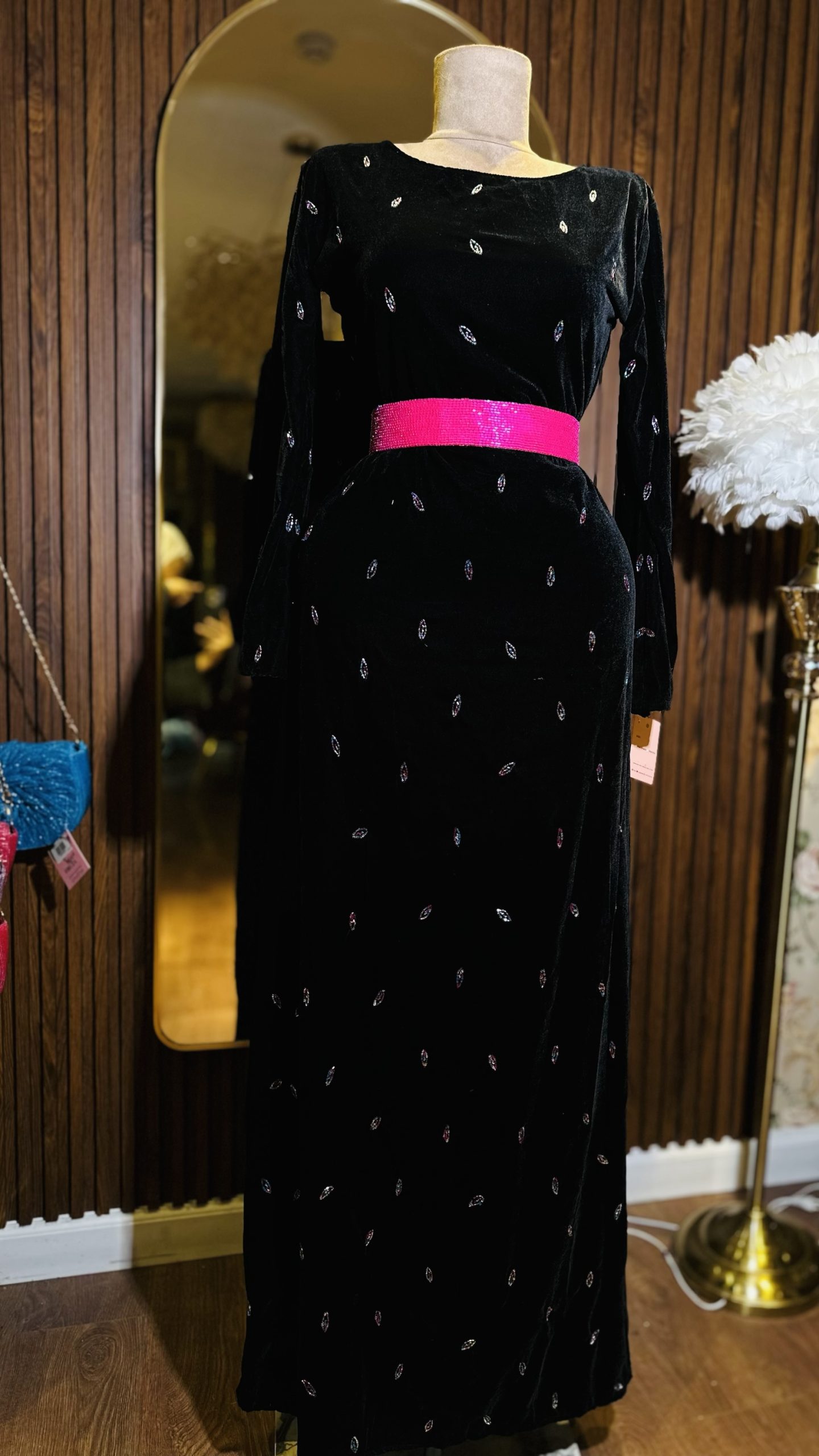 فستان مميز جدا شك يدوي - Image 4