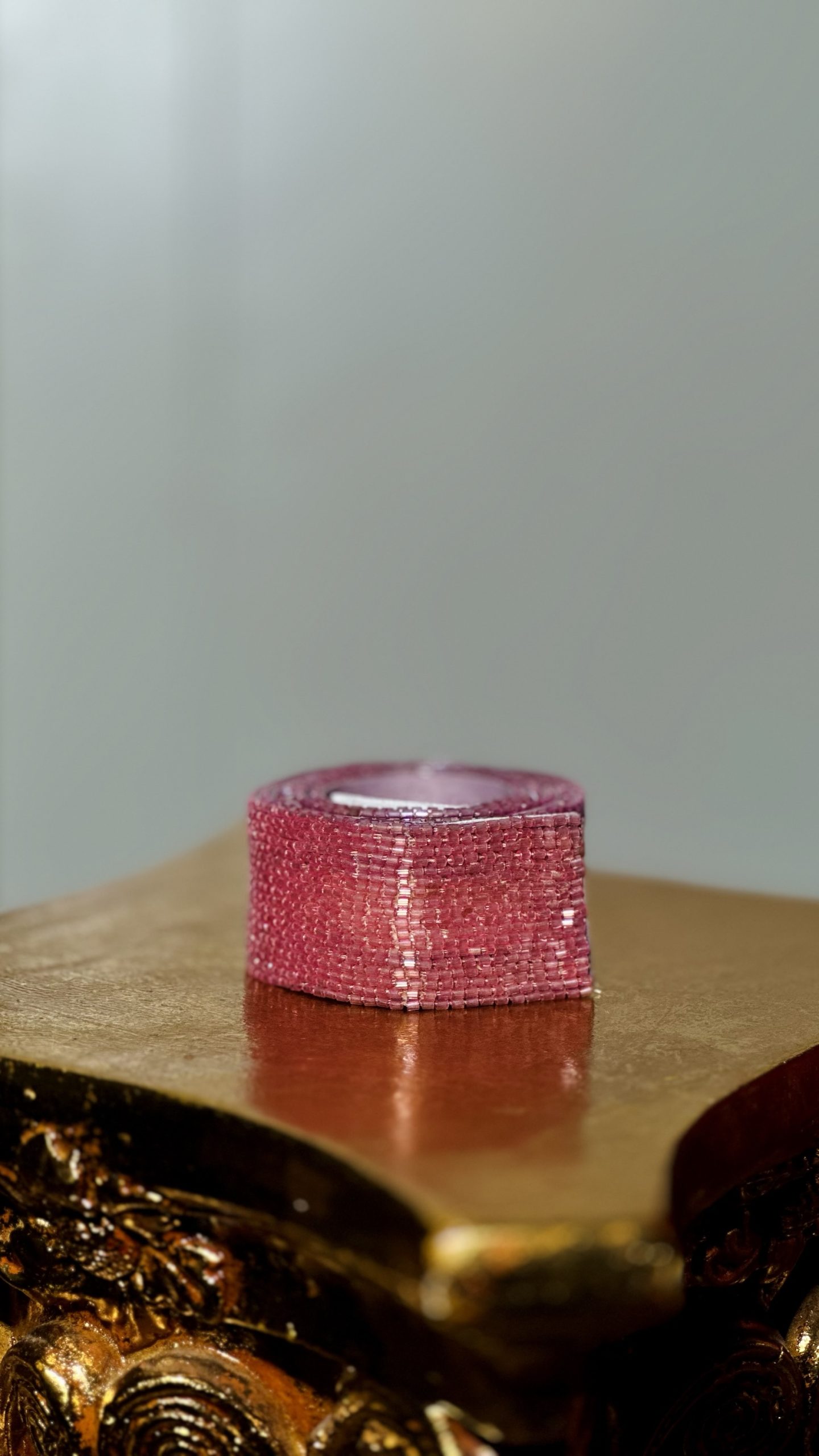 قشاط شك خرز يدوي باللون الزهري لموج