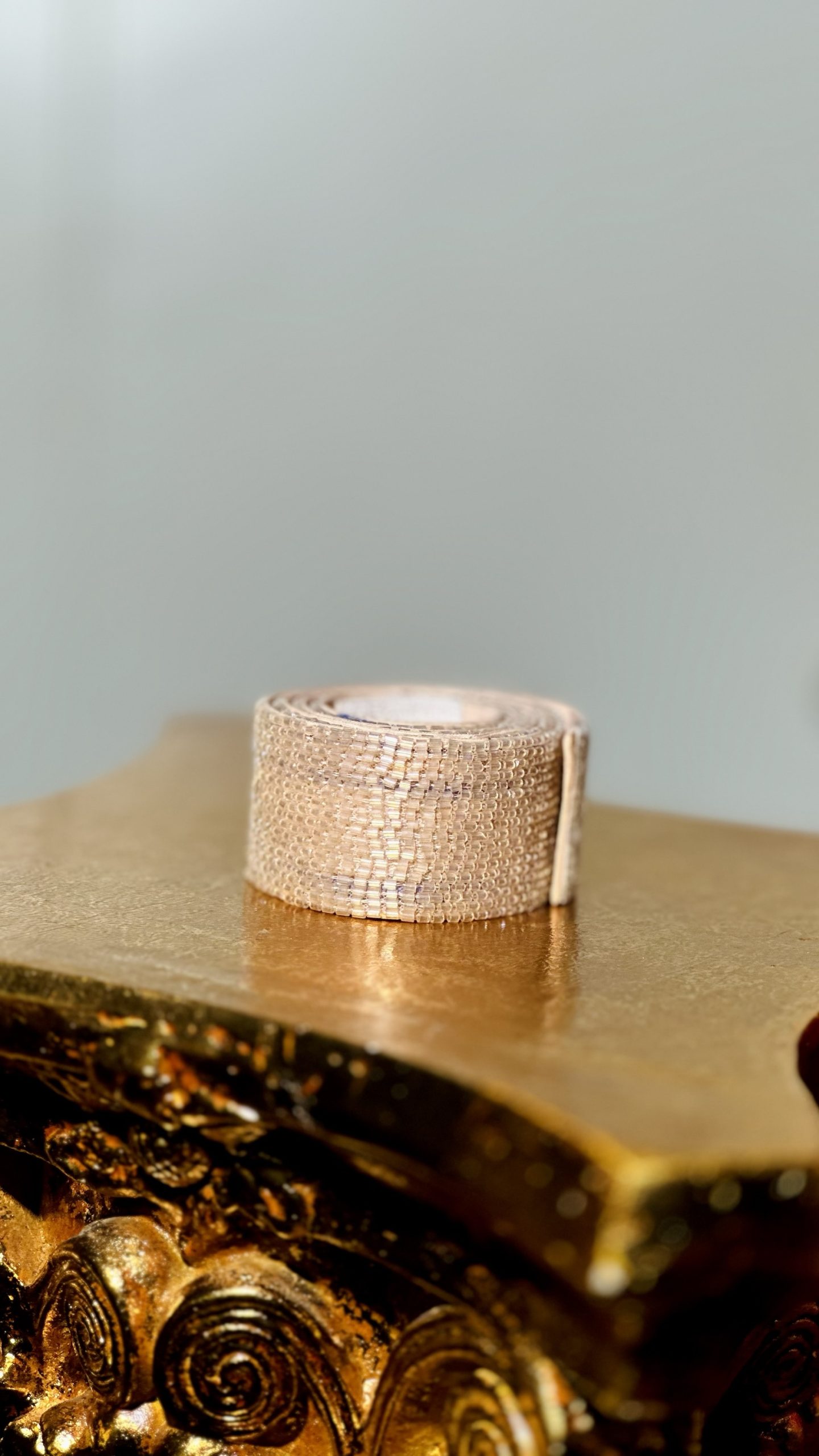 قشاط شك خرز يدوي باللون الزهري البارد