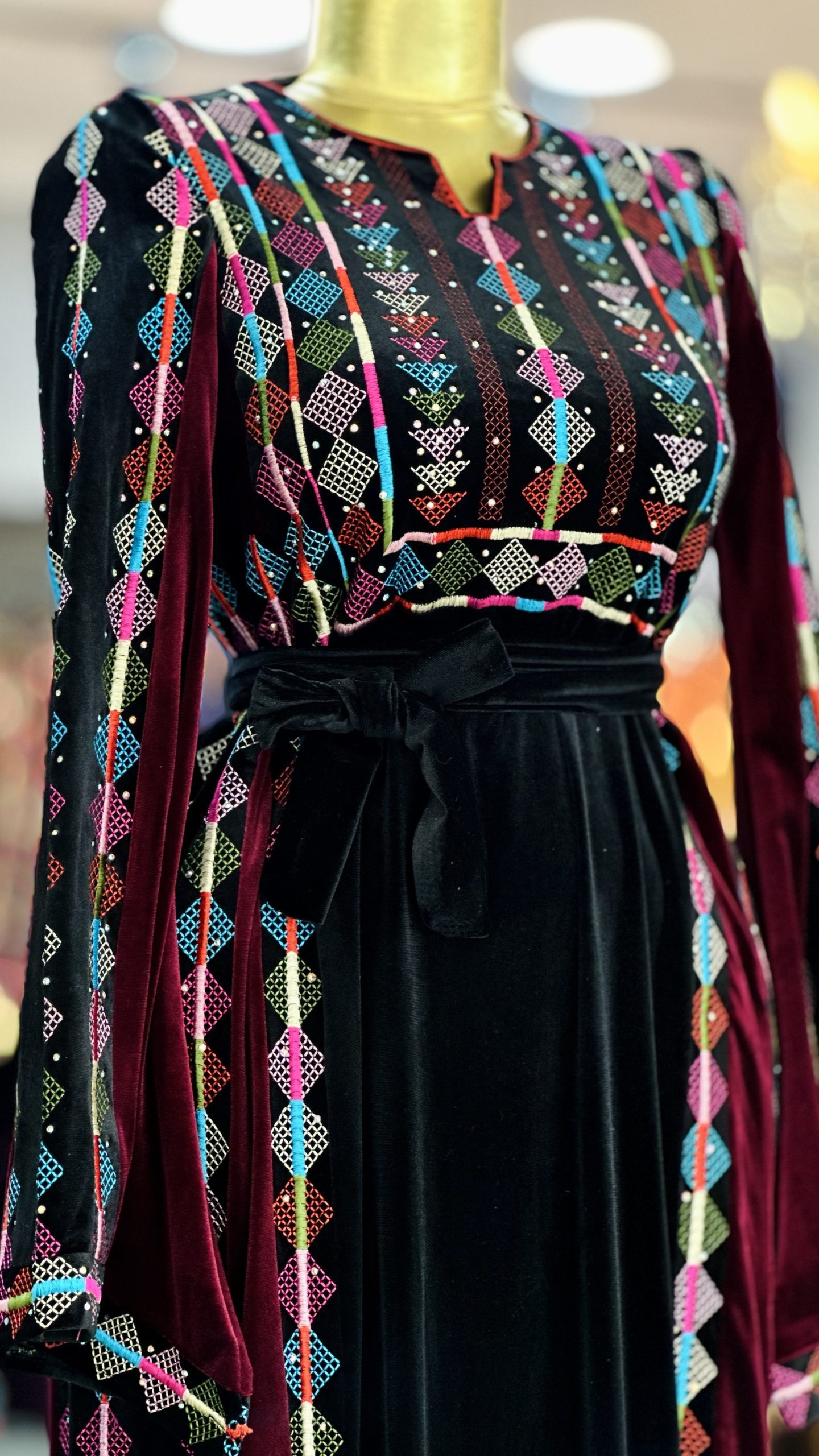 ثوب مخمل باللوان مميزة - Image 3