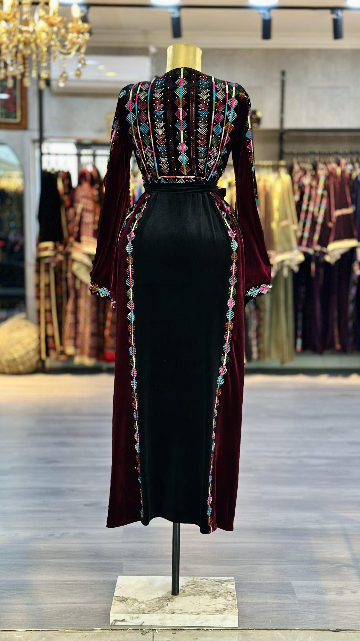 ثوب مخمل باللوان مميزة - Image 5