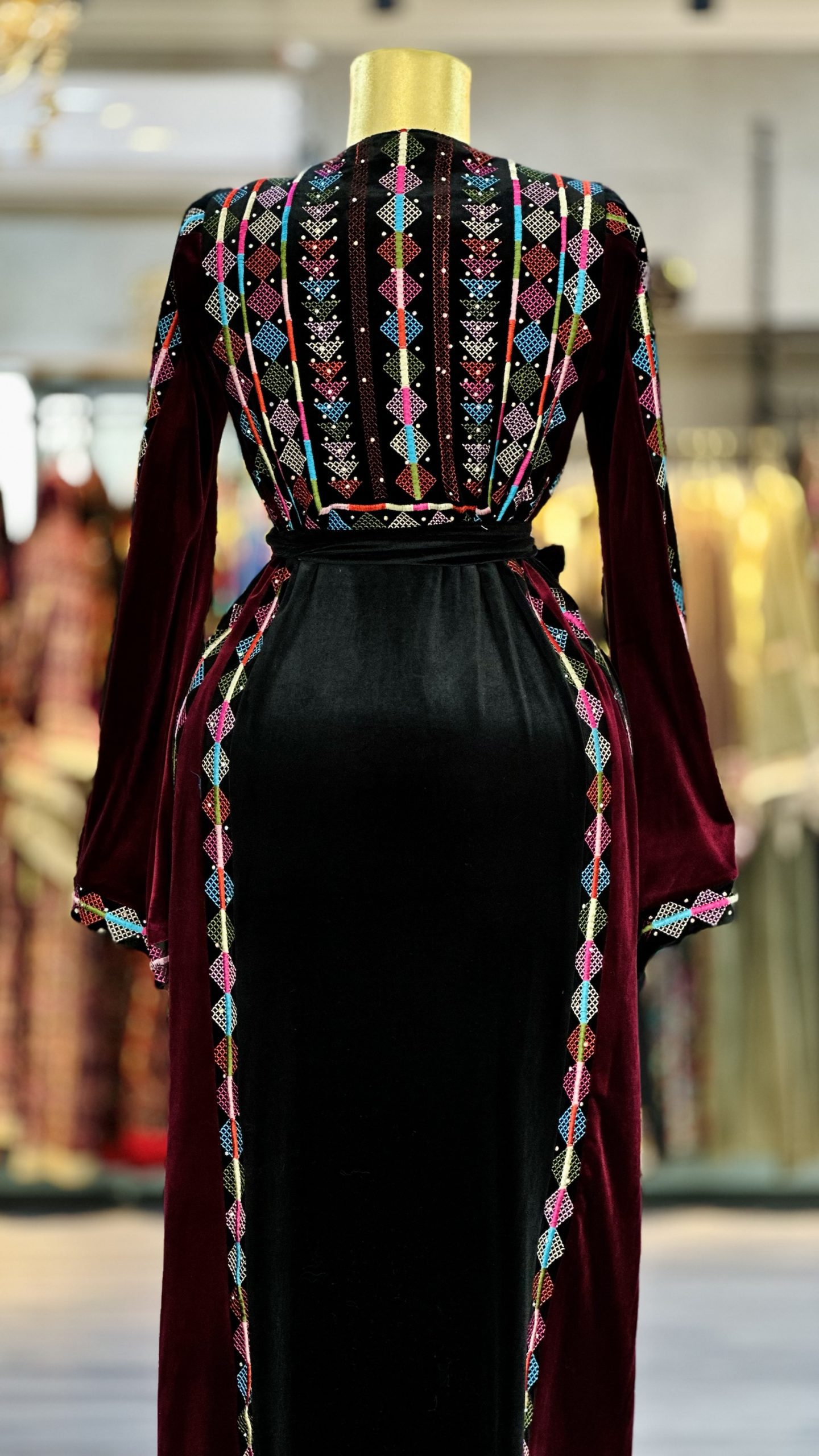 ثوب مخمل باللوان مميزة - Image 7