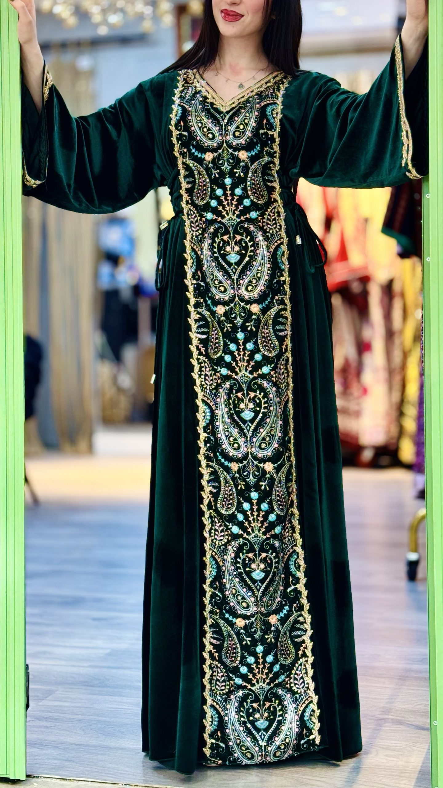 قفطان مغربي فاخر باللون الاخضر