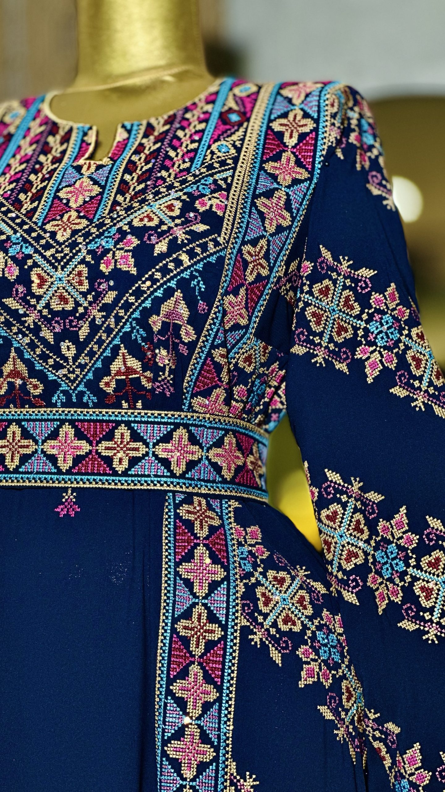 ثوب فخم وثقيل