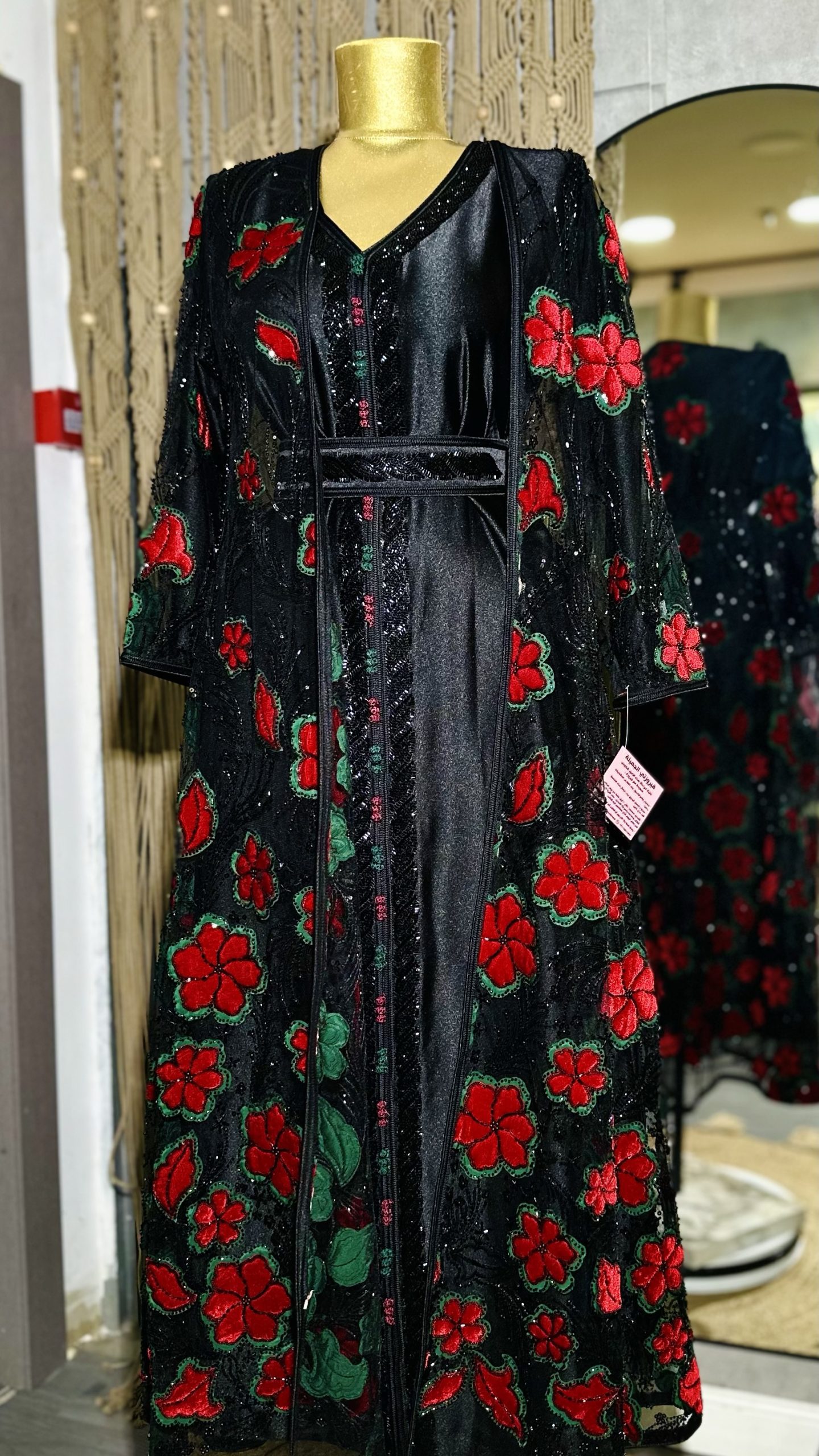 قفطان بلود الاسود والاحمر