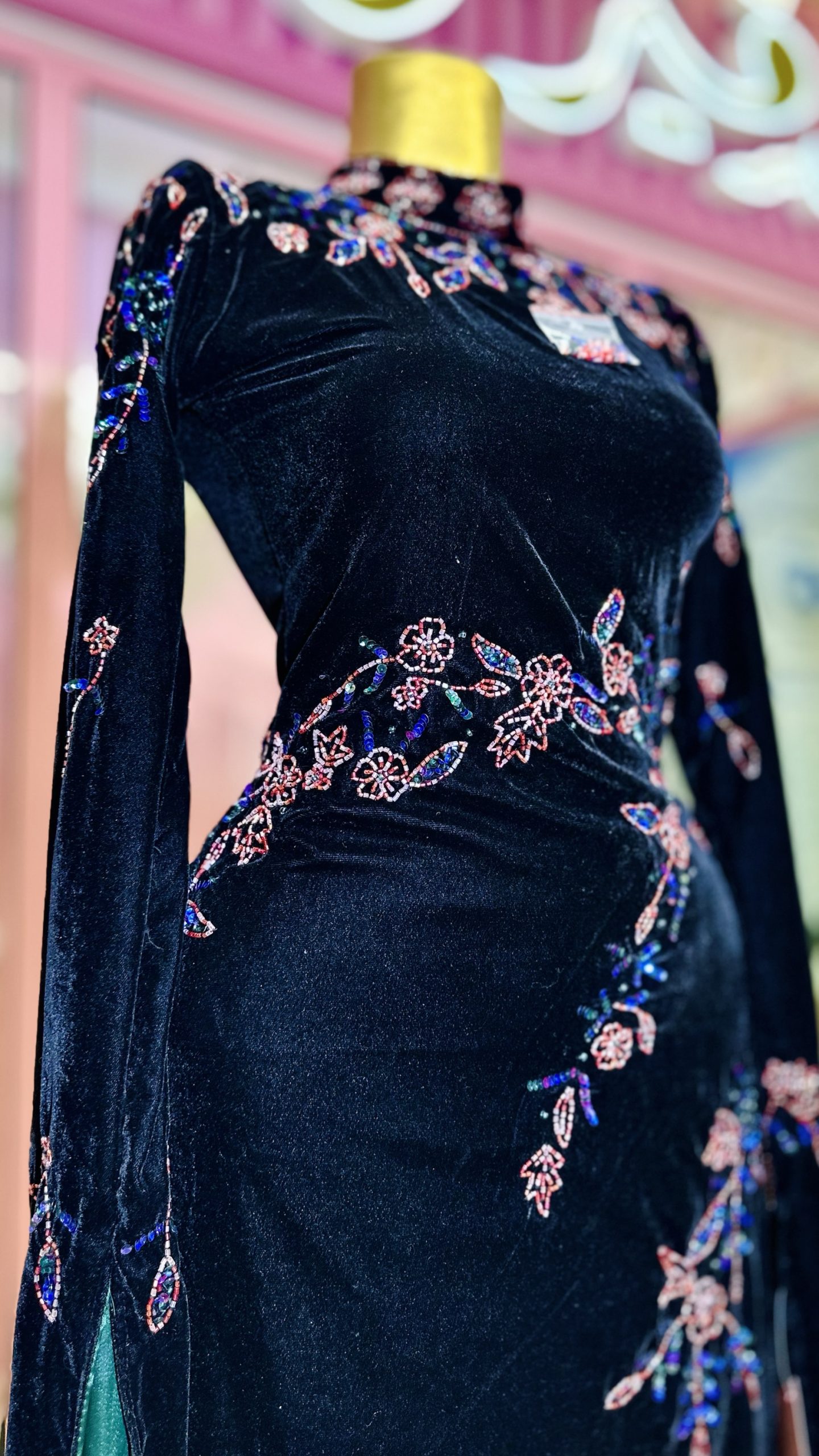 فيتان كله شك يدوي فاااااخر جدا ومخمل بزبط لكل الفصول والادين مبطنة