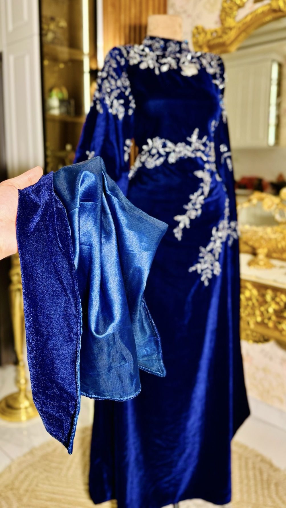 فستان مخمل شك خرز يدوي بالكامل - Image 7