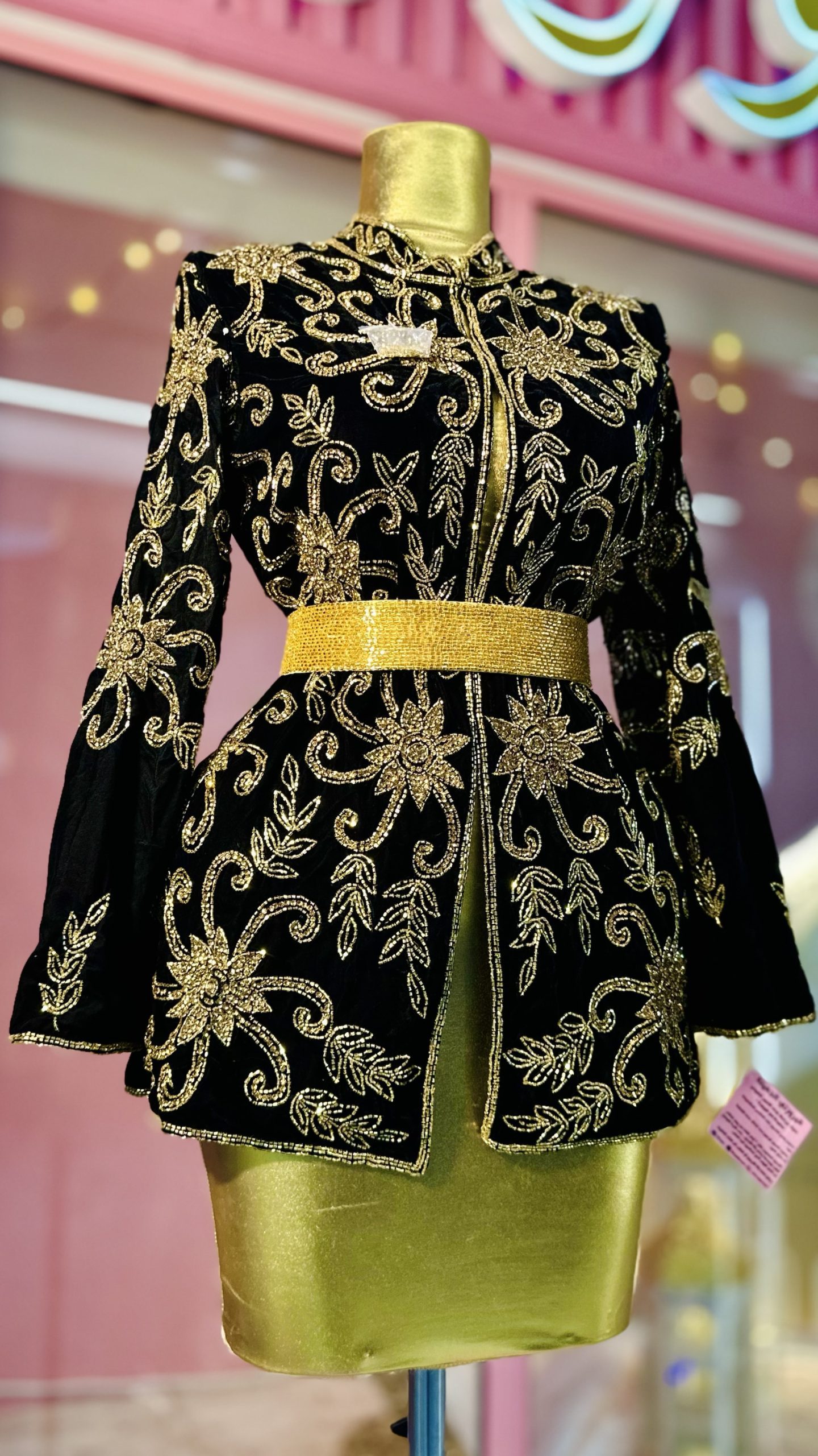 جاكيت شك خرز يدوي