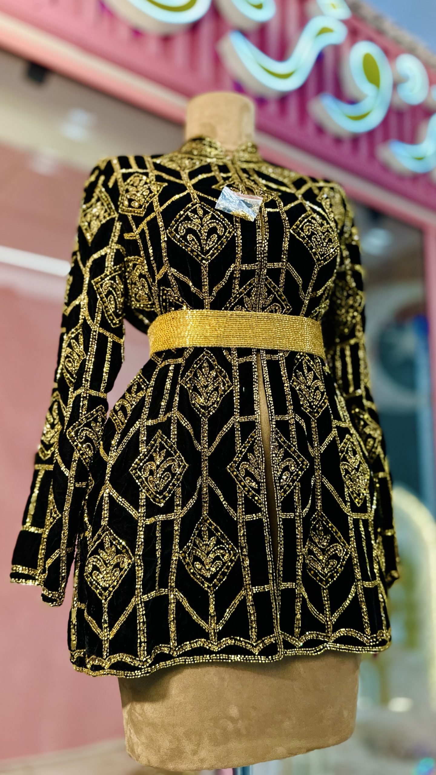 جاكيت شك خرز يدوي