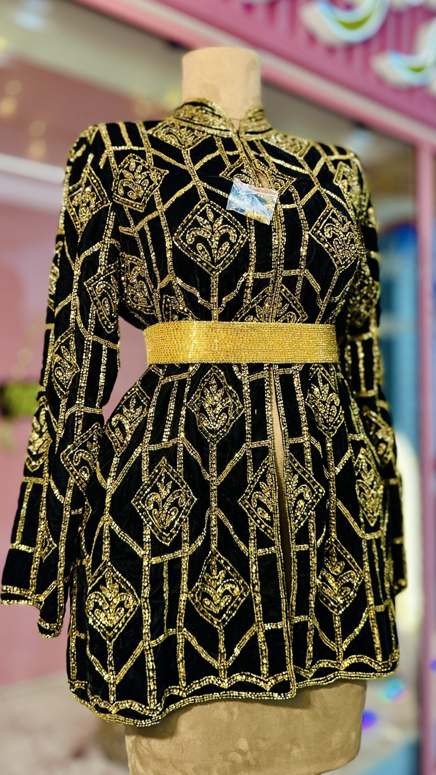 جاكيت شك خرز يدوي