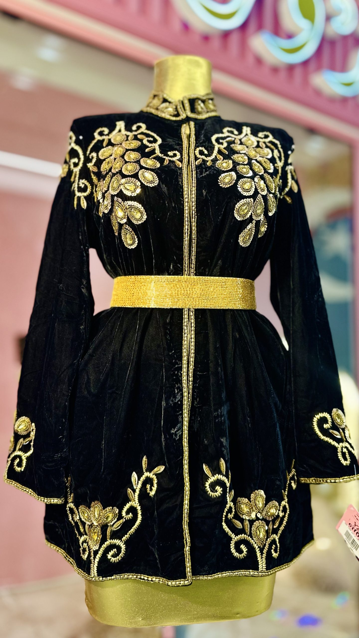 جاكيت شك خرز يدوي بالكامل