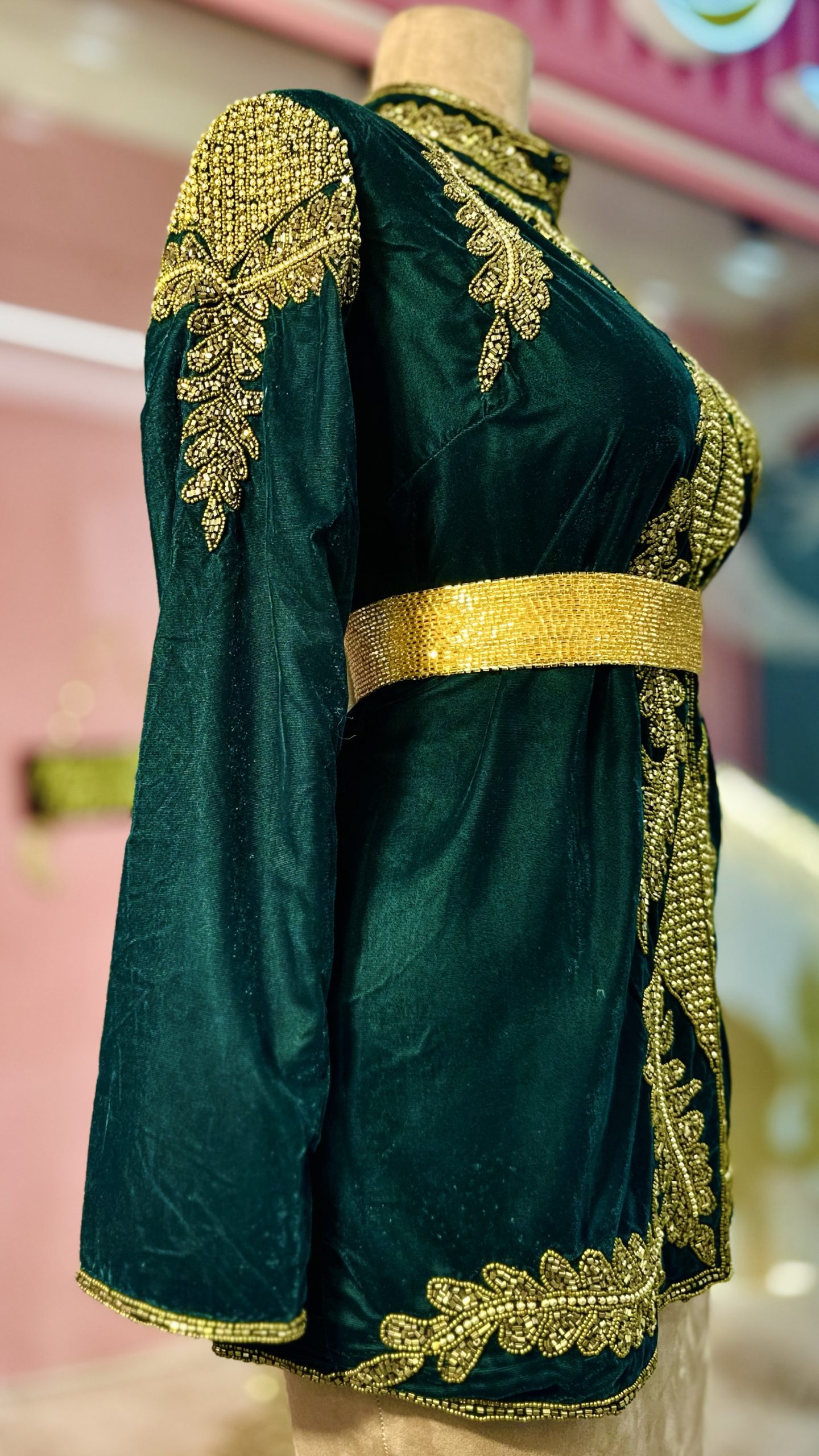 جاكيت شك خرز بلون الاخضر المميز