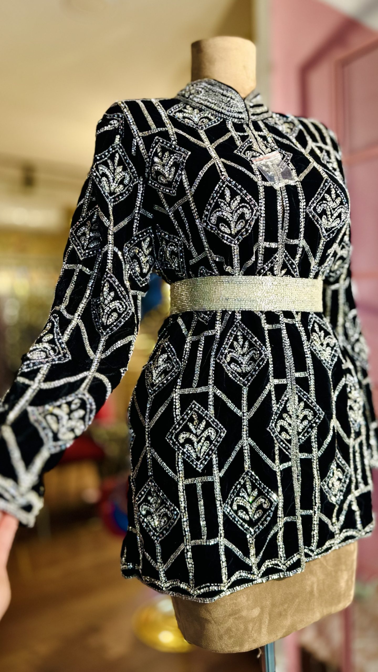 جاكيت شك خرز يدوي