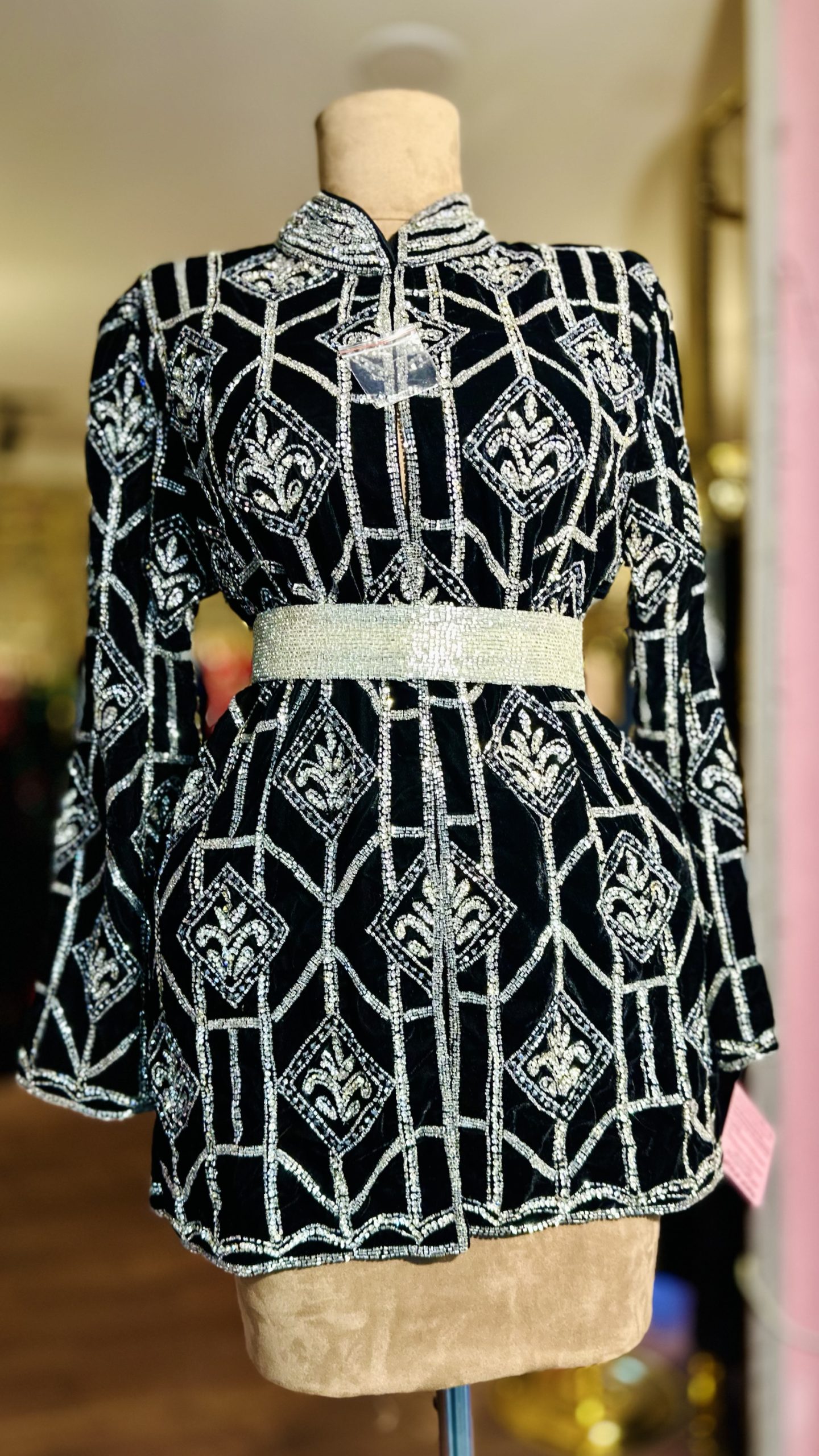 جاكيت شك خرز يدوي