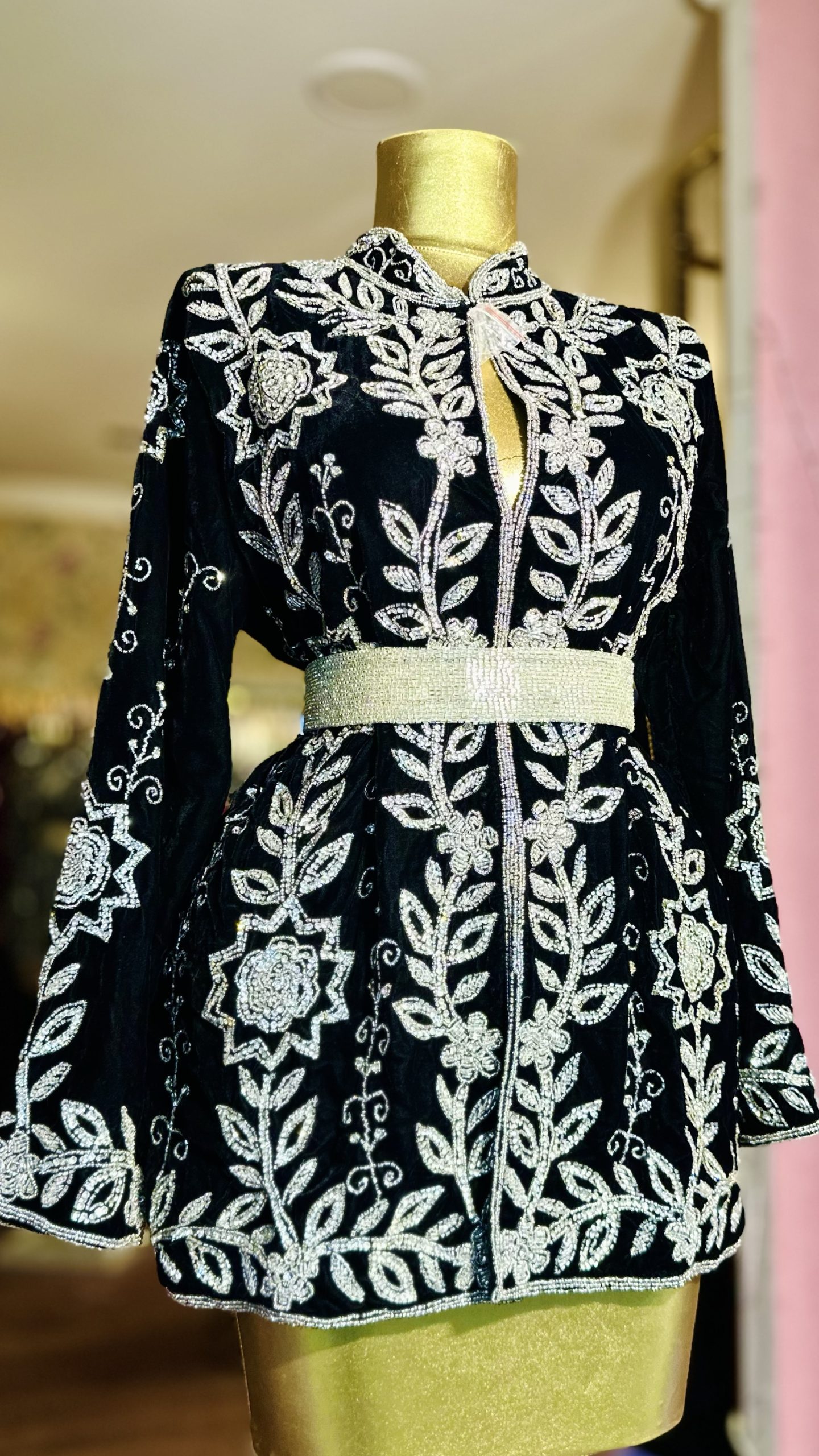 جاكيت شك خرز يدوي