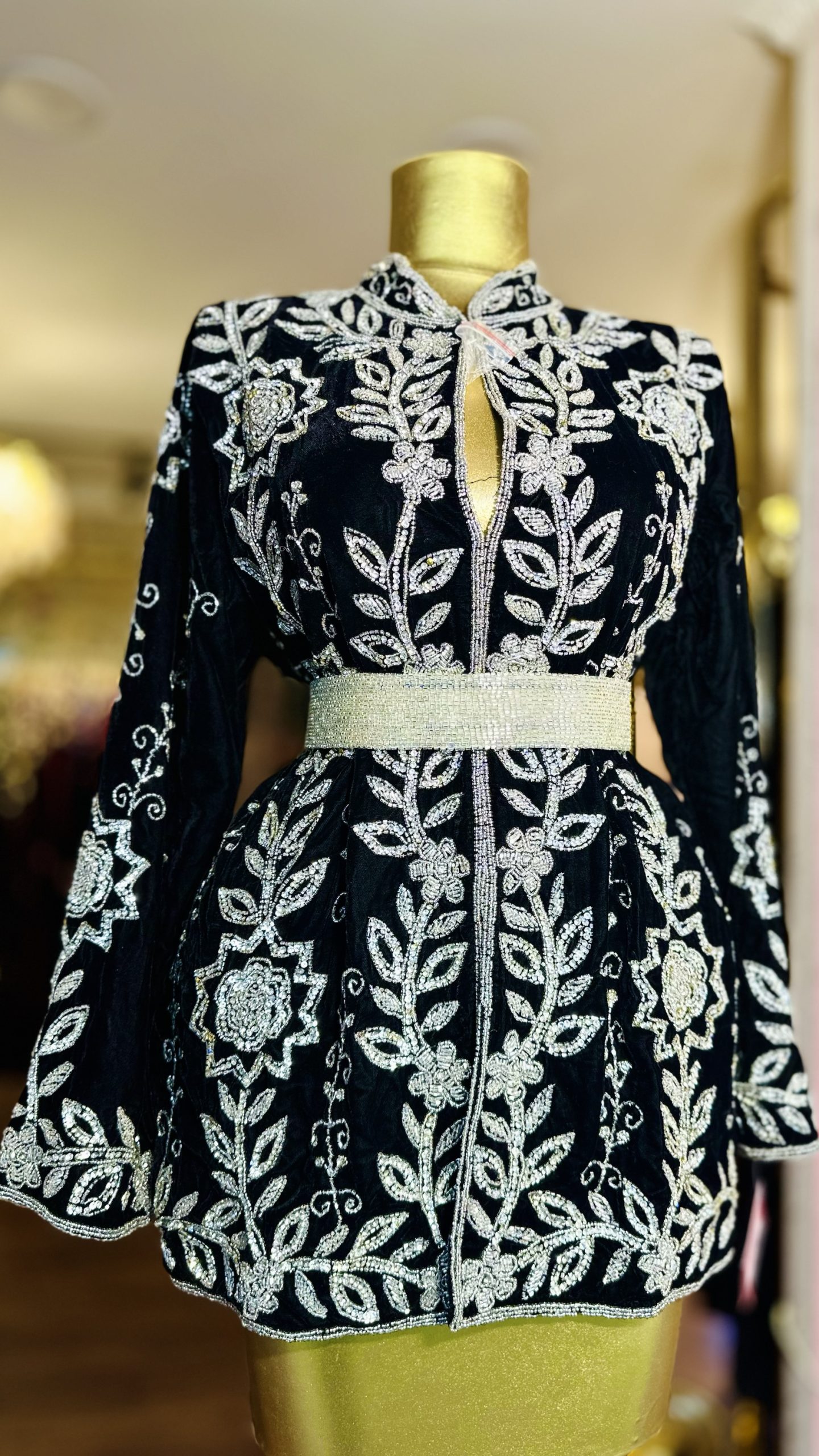 جاكيت شك خرز يدوي