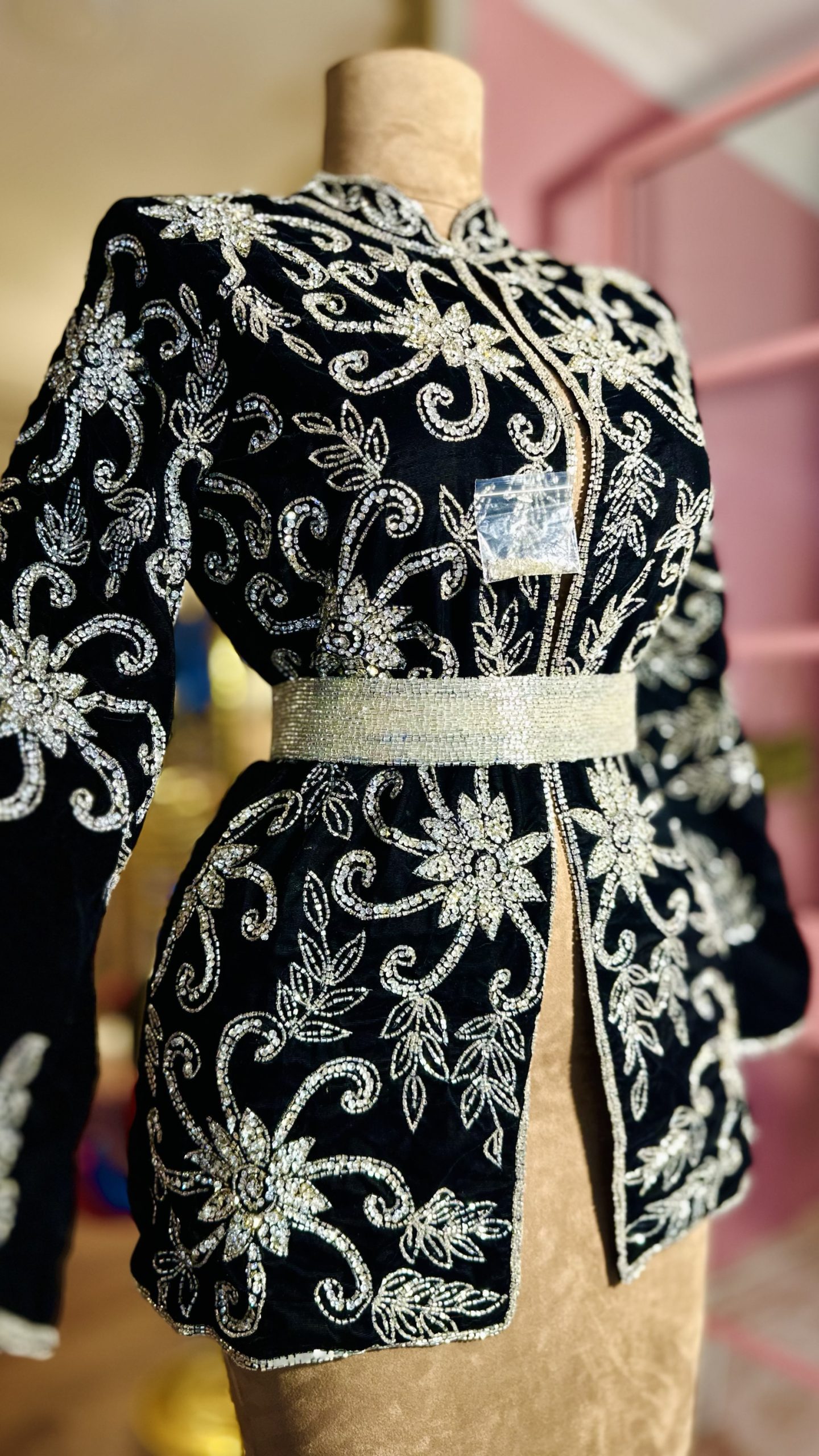 جاكيت شك خرز يدوي