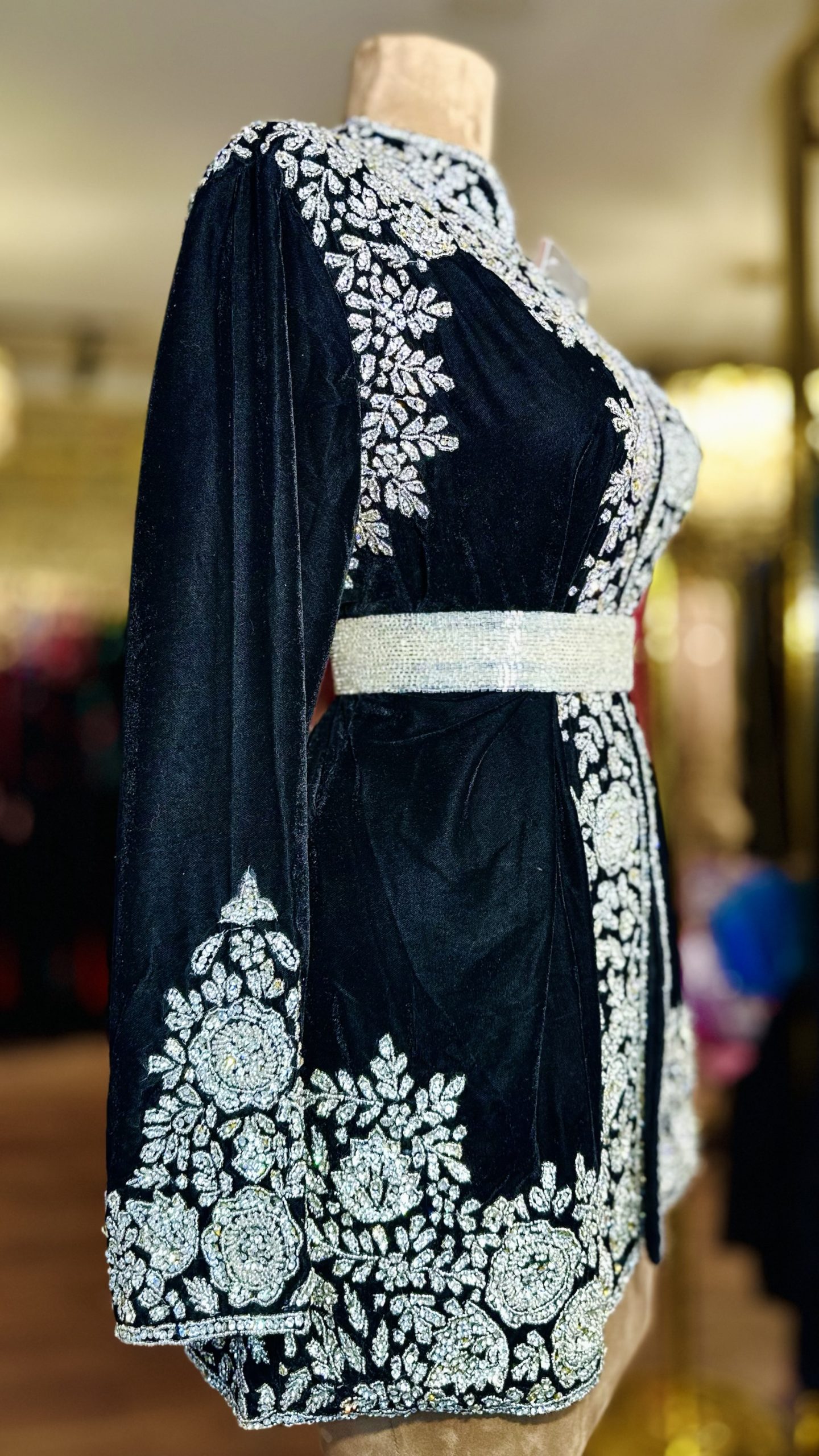 جاكيت شك خرز يدوي