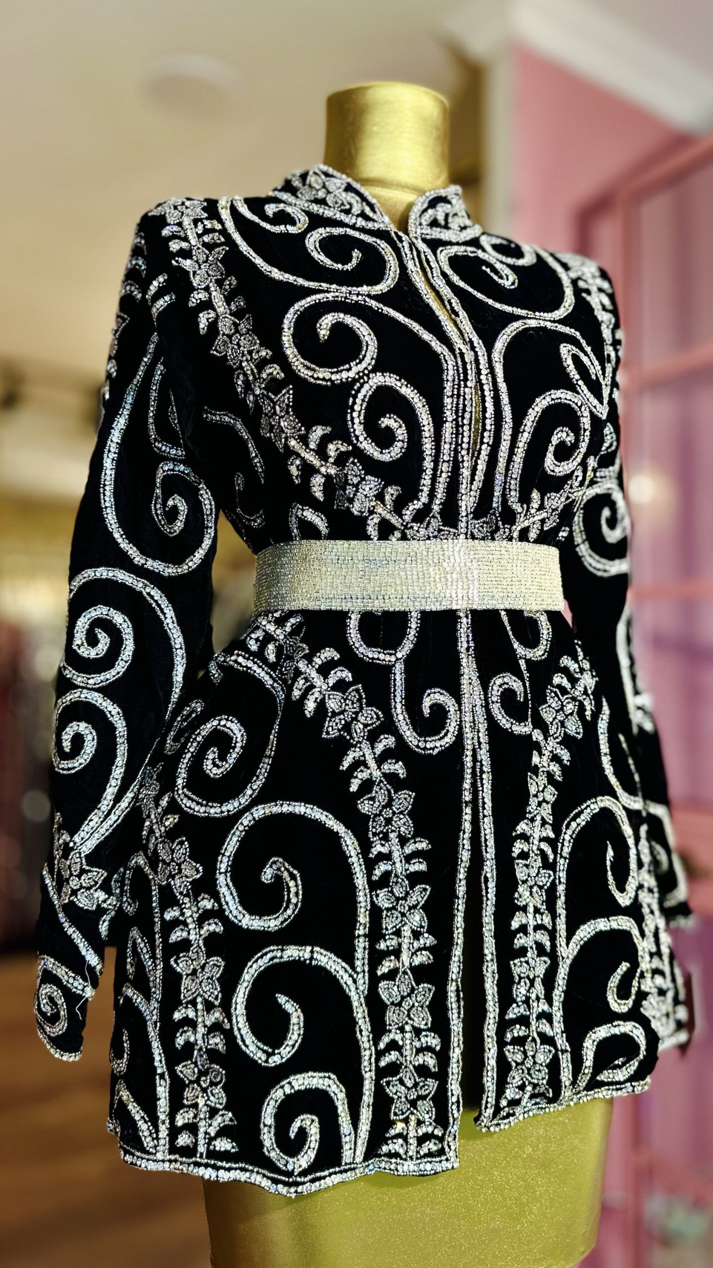 جاكيت شك خرز يدوي