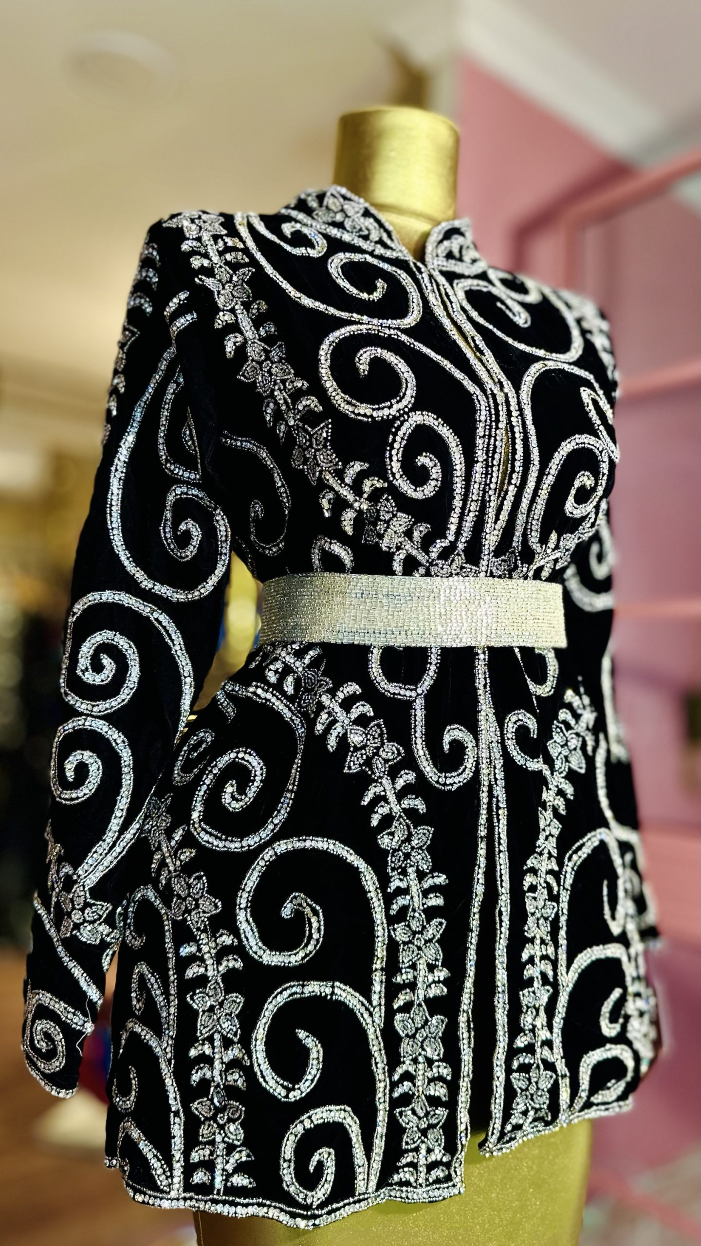 جاكيت شك خرز يدوي