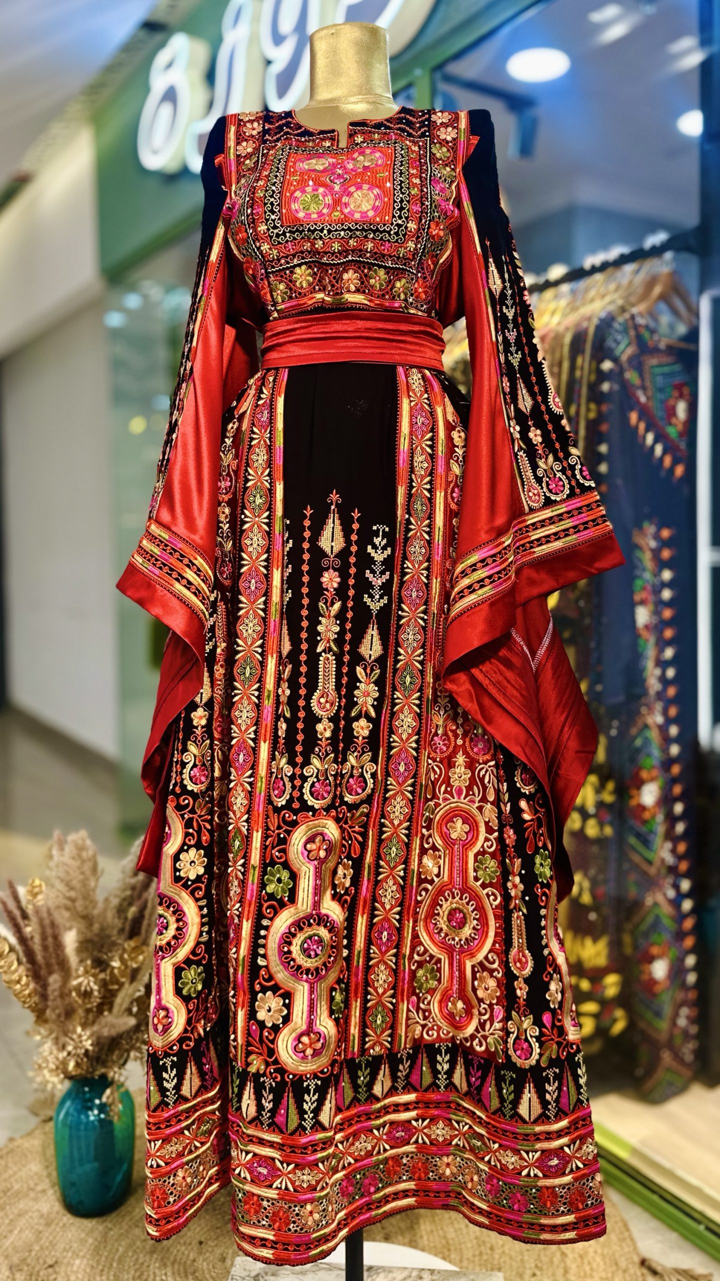 ثوب فخم وثقيل