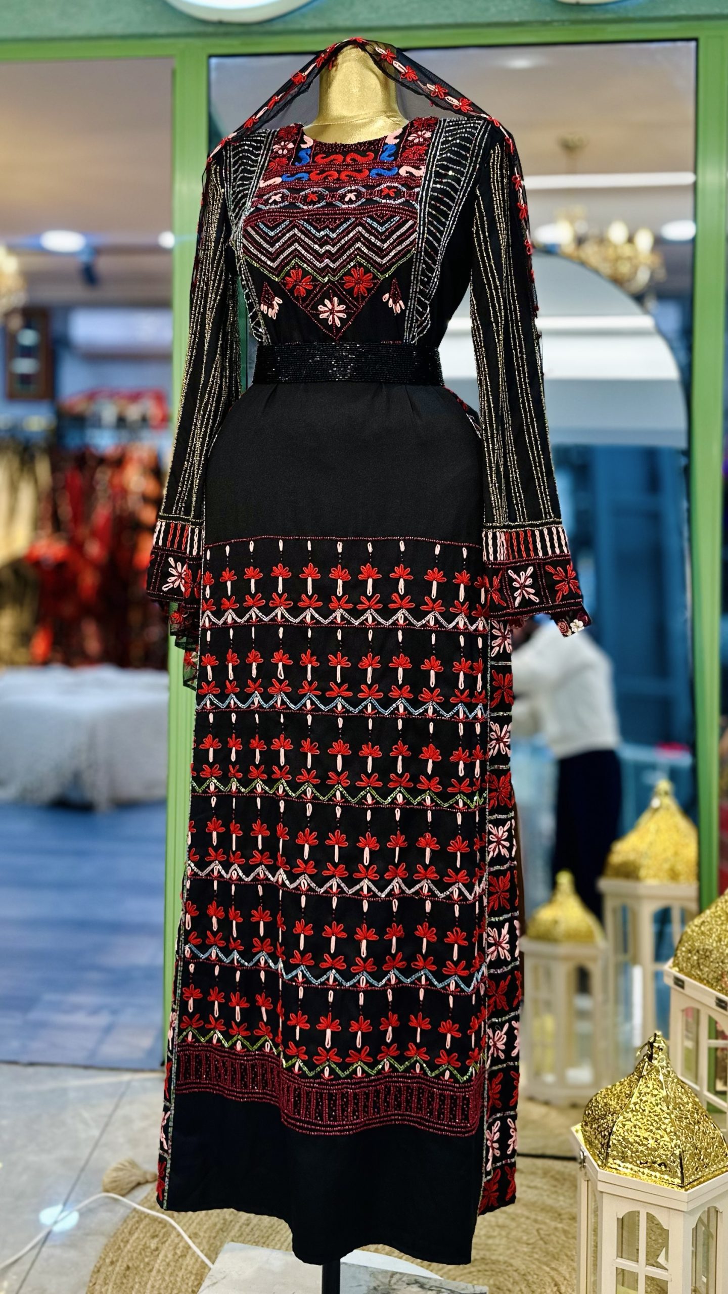 ثوب شك خرز يدوي بالكامل باللوان مميزة