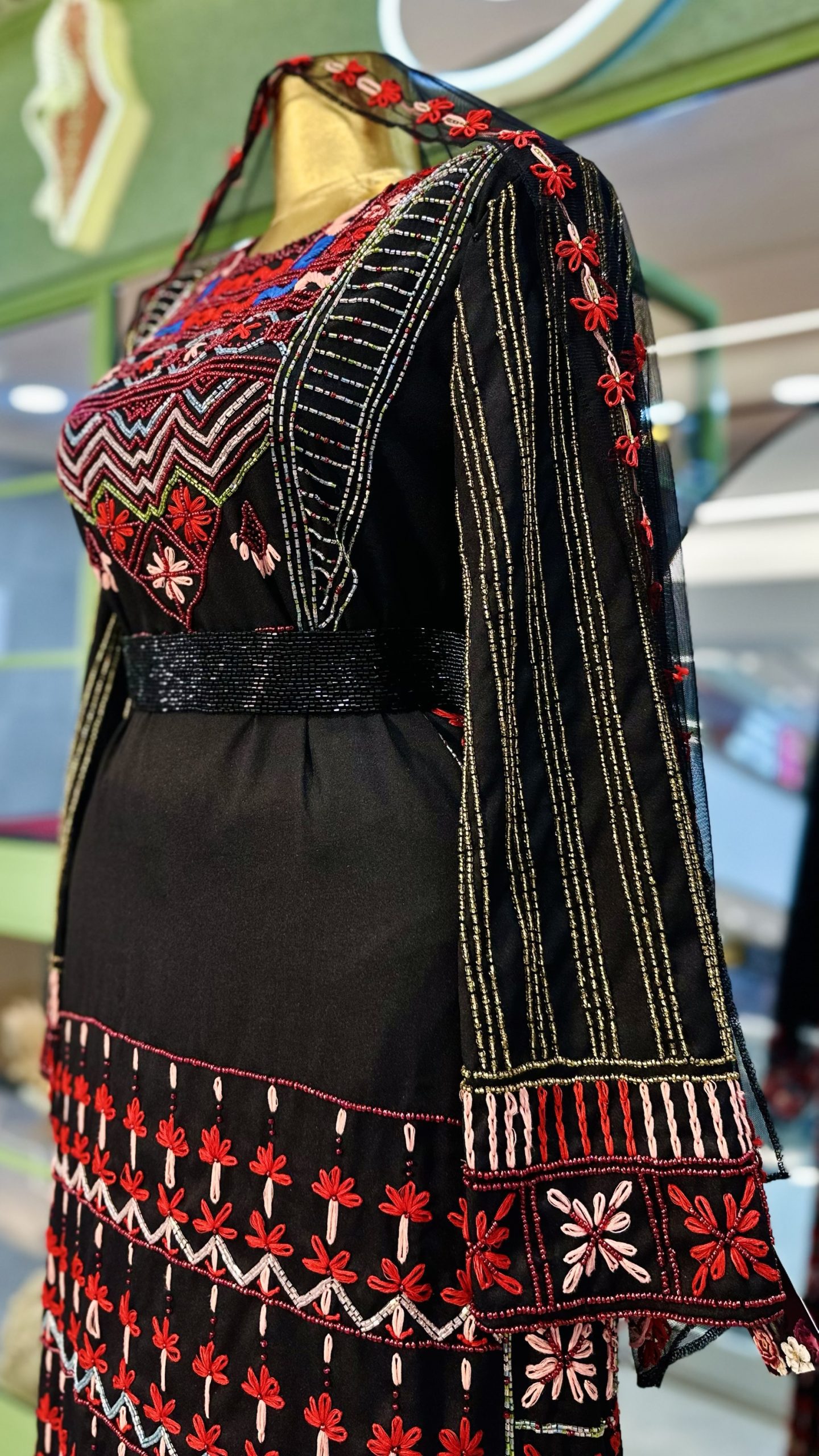 ثوب شك خرز يدوي بالكامل باللوان مميزة - Image 4